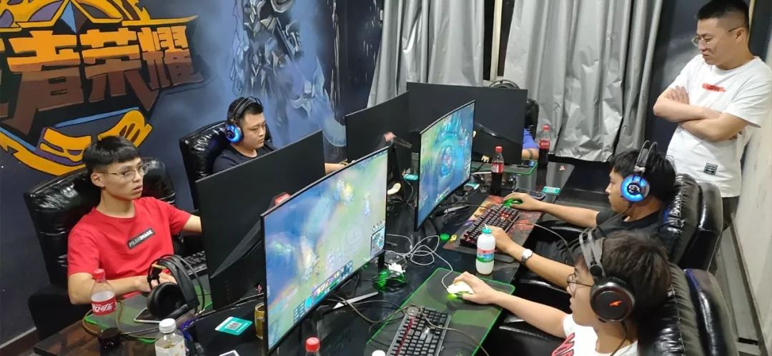 起伏不定 起伏不定